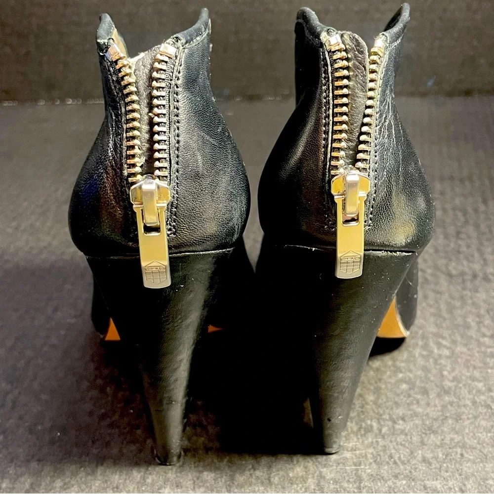 Gorgeous Vince Camuto Butter soft Black Nappa open toe bootie size 5.5M LIKE NEW - Picture 5 of 11